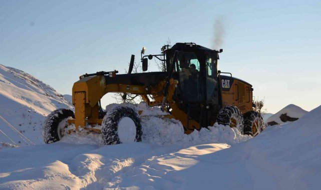 Şırnak'ta kapalı yollar eksi 20 derecede açılıyor