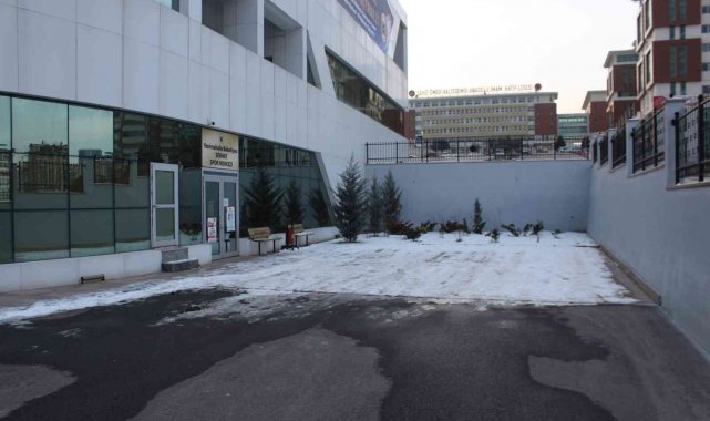 Site sakinleri, yönetici seçimlerinde oy çalma iddiasıyla birbirini bıçakladı