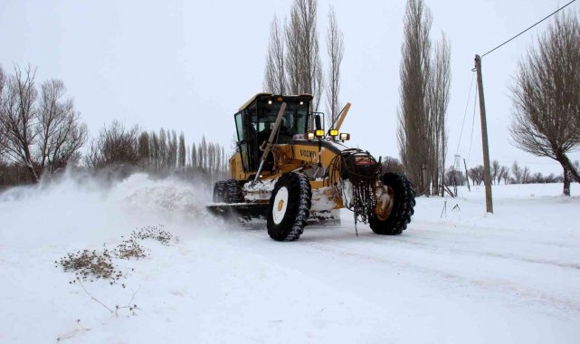 Sivas'ta 413 yerleşim yerinin yolu ulaşıma kapandı
