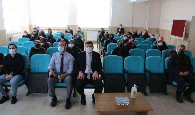 Sivas'ta velilere otizm anlatıldı