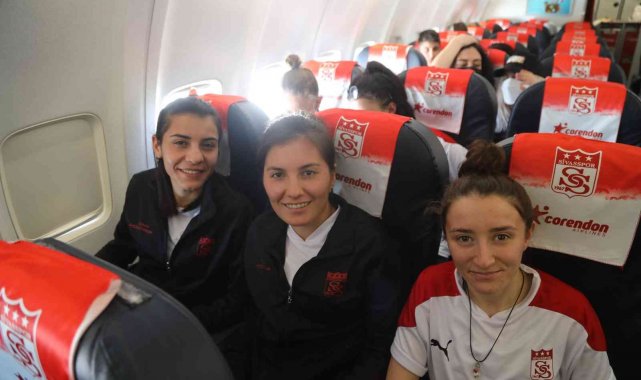 Sivasspor Kadın Futbol Takımı, İzmir'e gitti
