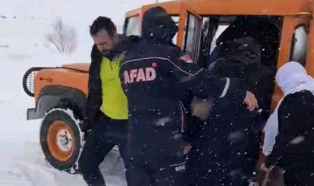 Siverek-Çermik yolunda mahsur kalan 23 yolcu AFAD tarafından kurtarıldı