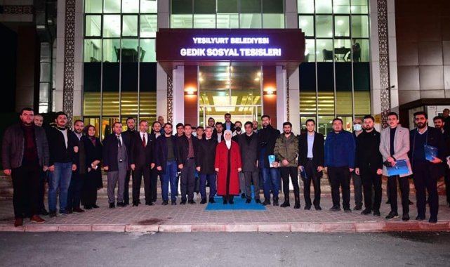 Siyasiler, genç sivil toplum kuruluşlarıyla bir araya geldiler