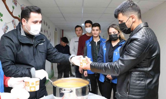 Soğuk havada öğrencilerin içini ısıtan etkinlik