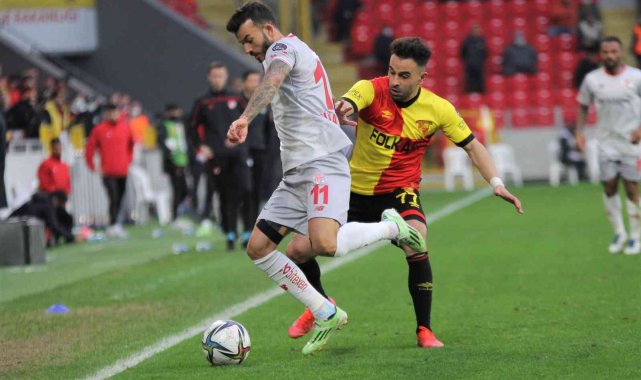 Spor Toto Süper Lig: Göztepe: 4 - Antalyaspor: 0