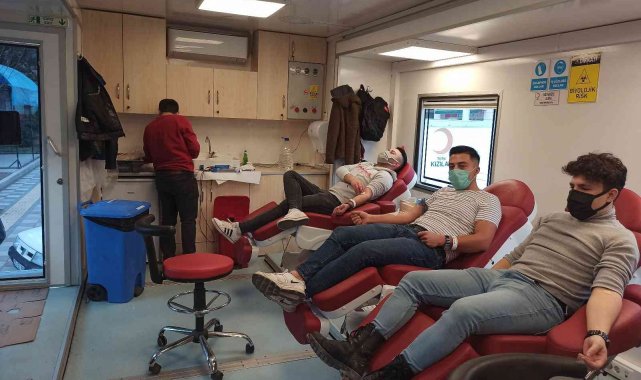 Şuhut'ta öğrencilerden kan bağışına yoğun ilgi