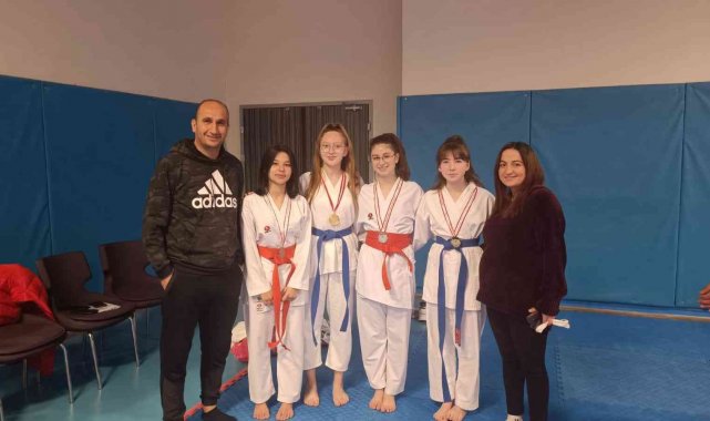 Şuhutlu karateciler 3 madalya birden kazandı