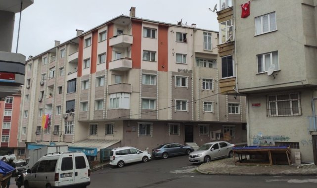 Sultangazi'de babasından dayak yiyen çocuk 4'üncü kattan atladı