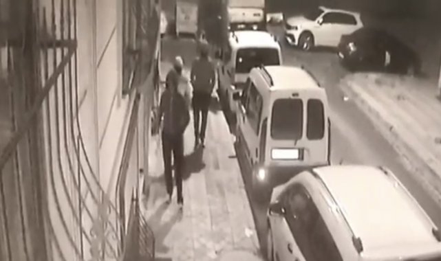 Sultangazi&#039;de hırsız girdiği evden aldığı anahtarla 250 bin TL&#039;lik otomobili çaldı