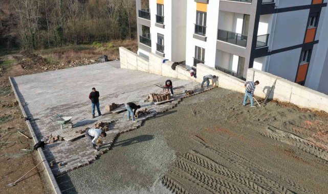 Taç Sokağa parke yol yapıldı