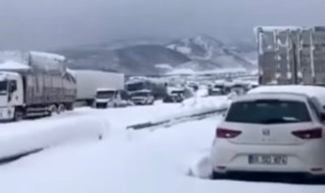 TAG otoyolu Osmaniye bölümünde ulaşıma kar engeli