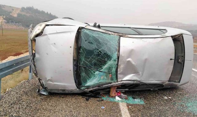 Takla atan otomobil ters döndü