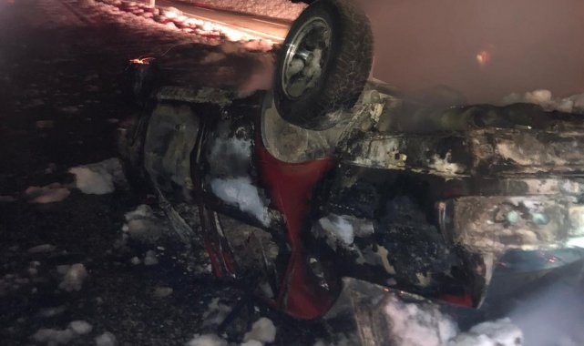 Takla atarak ters dönen otomobil cayır cayır yandı