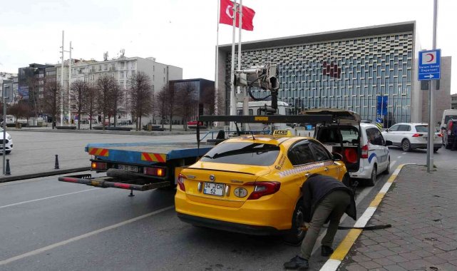 Taksim'de trafik denetiminde taksicilere ceza yağdı