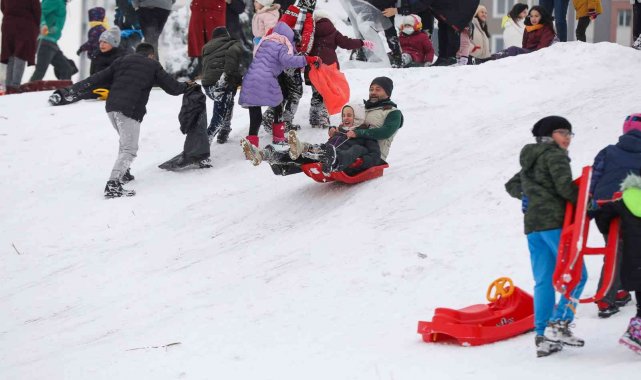 Talas&#039;ın Erciyes&#039;i kayak keyfini yaşatıyor