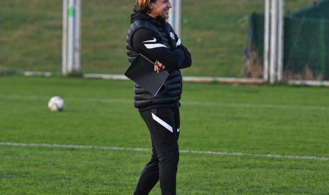 Tamer Tuna: "Taraftarımıza iyi futbol seyrettireceğiz"