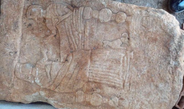 Tarihi eser kaçakçıları jandarmaya yakalandı