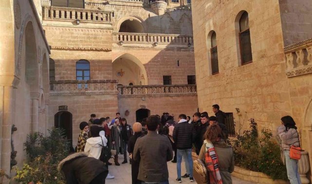 Tarihi Midyat konuk evine ziyaretçi akını