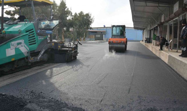 Tarsus Hal Kompleksindeki yol çalışmaları bitme aşamasında