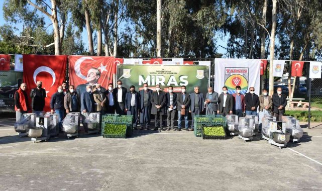 Tarsus'ta kadınlara hamur yoğurma makinesi desteği