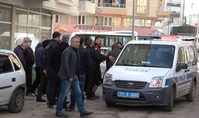 Tartıştığı karısını bacağından bıçakladı