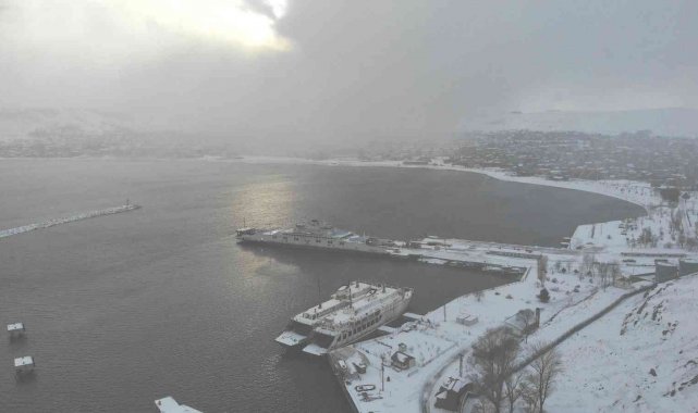 Tatvan&#039;dan muhteşem kartpostallık kar manzaraları