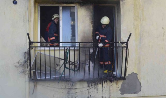 Tavşanlı'da 5 katlı binanın birinci katında yangın