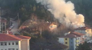 Tek katlı ev alevlere teslim oldu