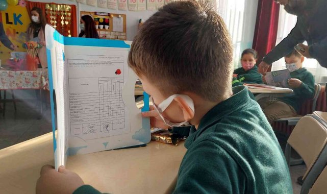 Tekirdağ'da 200 bin öğrenci karne heyecanı yaşadı