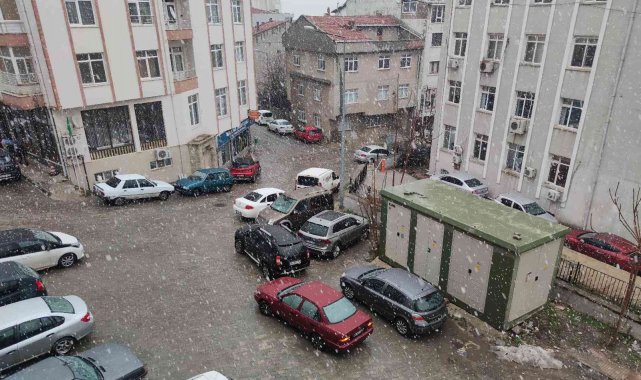 Tekirdağ'da beklenen kar yağışı başladı
