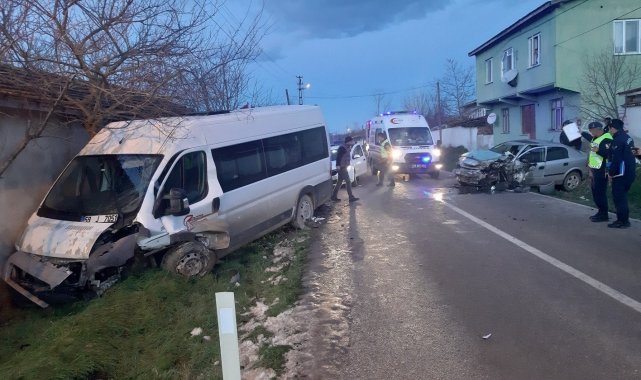 Tekirdağ'da feci kaza: 15 yaralı