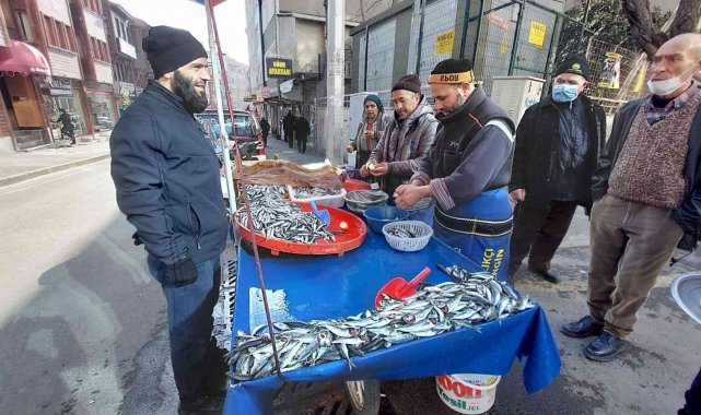 Tekirdağ'da istavrit 20, hamsi 25 TL'ye kadar düştü