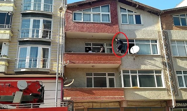 Tekirdağ'da korku dolu anlar kamerada: Atlamaya çalışan genci kurtarmak için balkondan balkona atladı