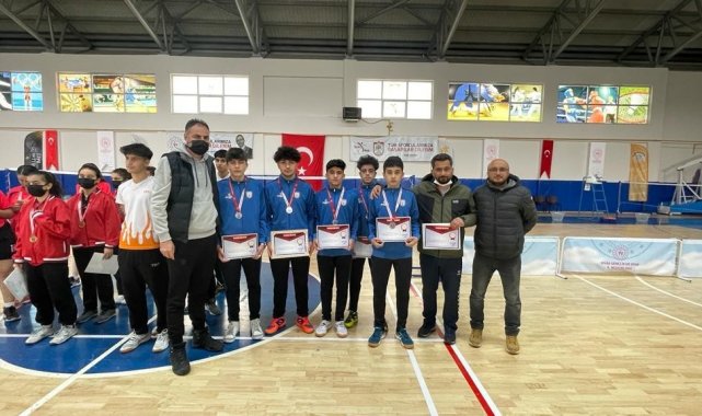 Teknik lise öğrencileri adını Türkiye yarı finaline yazdırdı