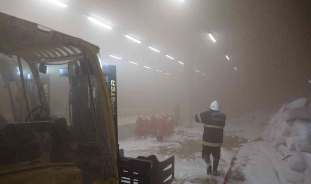 Tekstil fabrikasındaki yangın büyümeden söndürüldü