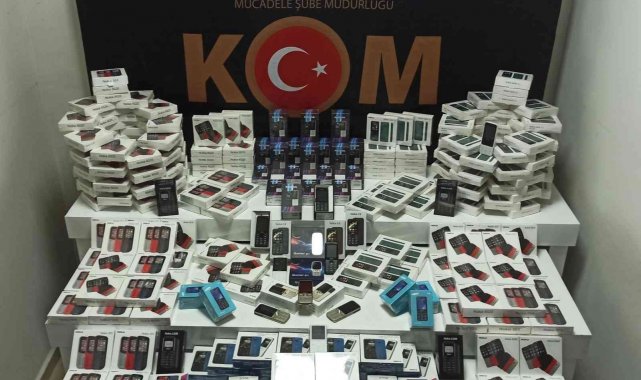 Telefon kaçakçısı 5 şüpheli yakalandı