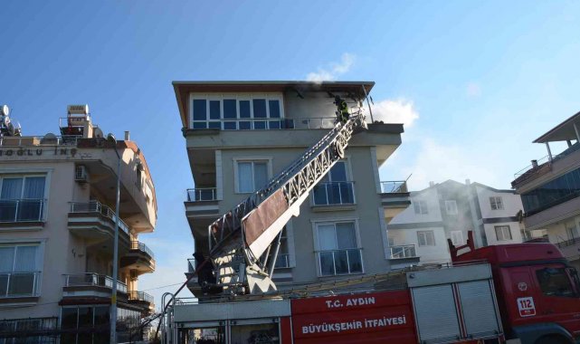 Teras katında çıkan yangın korkuttu