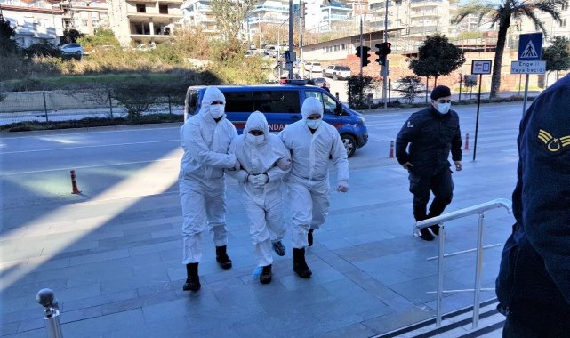 Testi pozitif çıkan şüpheli şahıs, tulum içerisinde adliyeye sevk edildi