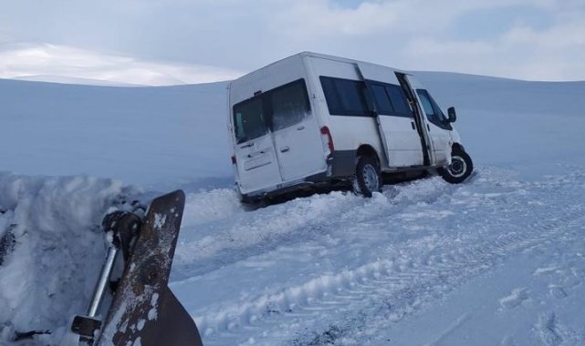 Tipide mahsur kalan araçlar kurtarıldı