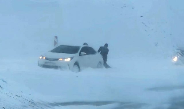 Tokat-Sivas karayolunda ulaşıma kar engeli