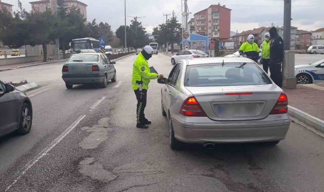 Trafik denetimlerinde 2 bin 760 aracın 348 sürücüsüne ceza kesildi