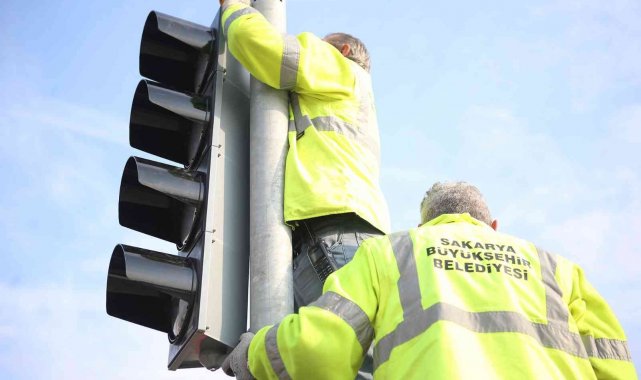 Trafik yoğunluğu yaşanan bölgeye akıllı kavşak sistemi