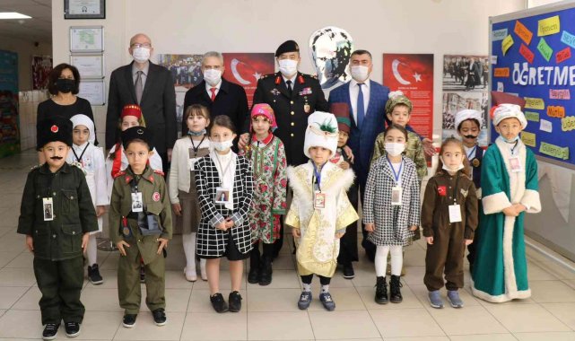 Tuğgeneral Özfidan, öğrencilerle kitap okudu