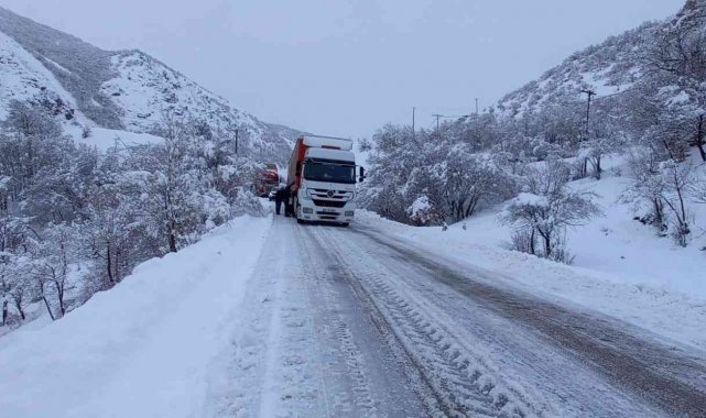 Tunceli-Erzincan karayolu tır geçişlerine kapatıldı