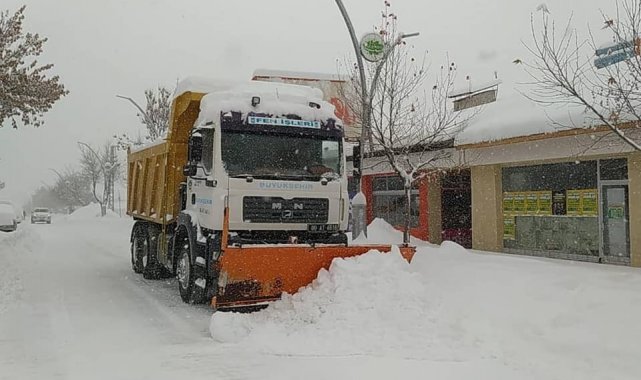 Tunceli&#039;de 157 köy yolunu ulaşıma açma çalışmaları sürüyor