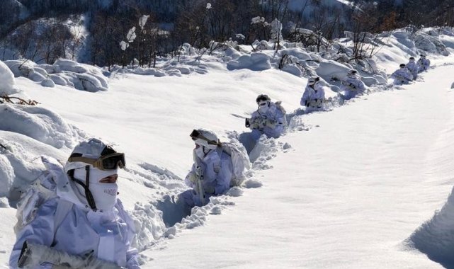 Tunceli'de Eren Kış-6 operasyonu zorlu kış şartları altında devam ediyor