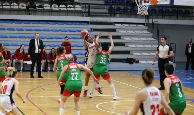 Turgutlu Belediyespordan son saniyede galibiyet