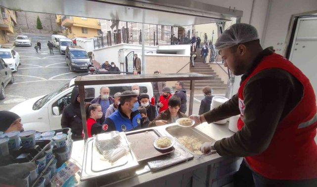 Türk Kızılay Manisa Şubesinden pilav hayrı