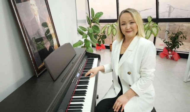 Türk öğrencileri piyano festivaline Özbek öğretmen hazırlıyor