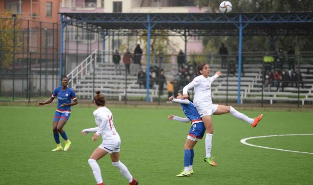 Turkcell Kadın Futbol Süper Ligi: Adana İdman Yurdu: 2 - Galatasaray: 0